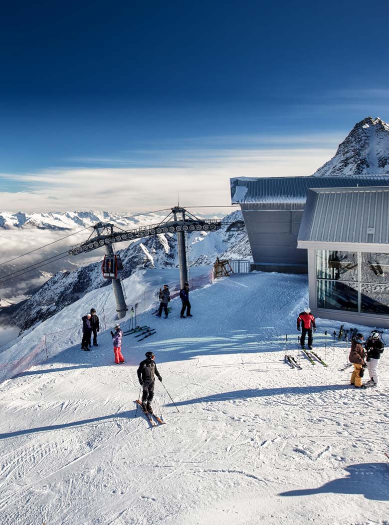 Arrival of the new lift Paradise Passo Tonale